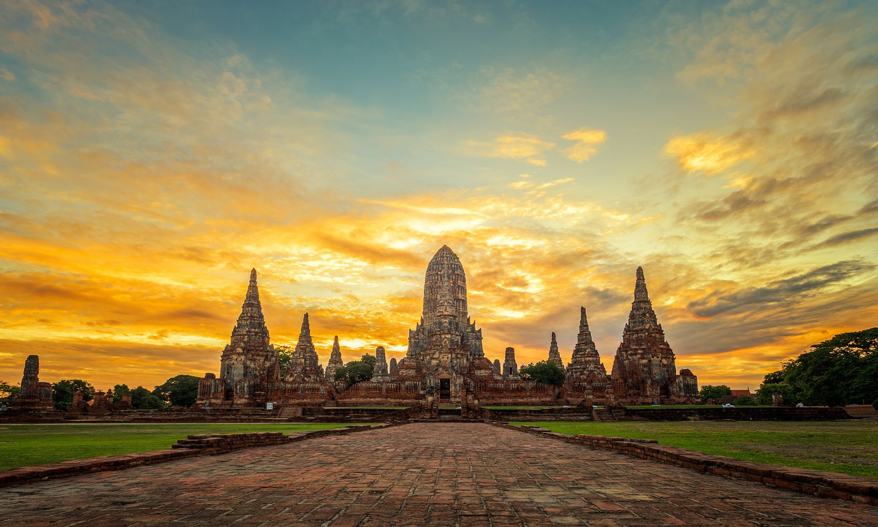 アユタヤ遺跡の中で最も美しいと称される「ワットチャイワッタナラーム」